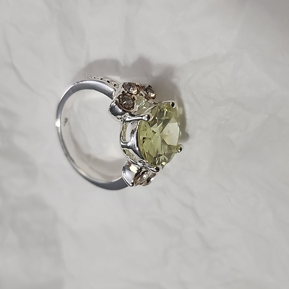 Elegant Lady CZ Ring - Picture 3 of 4